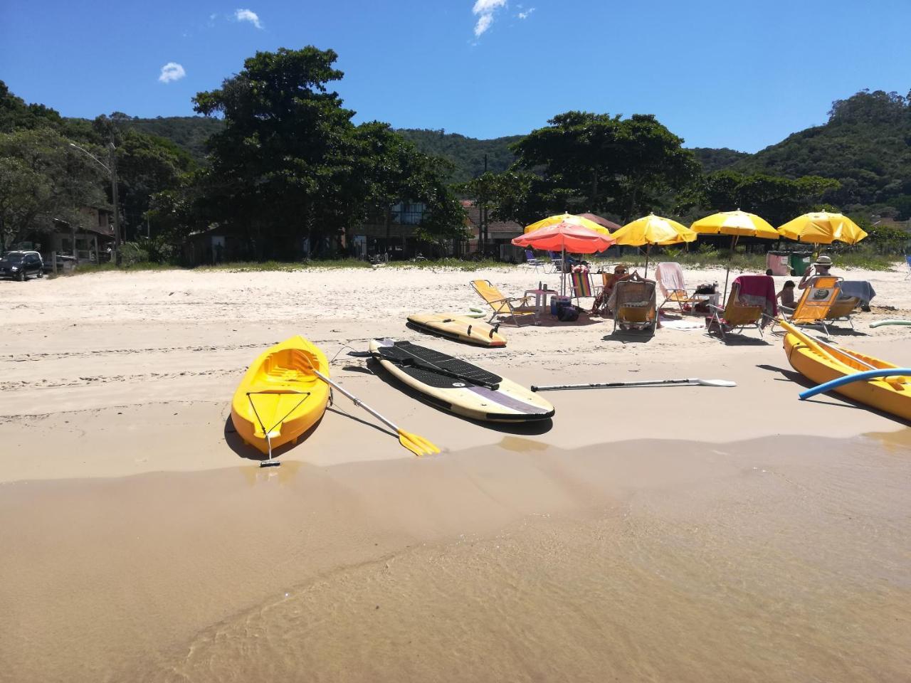 Residencial Bombinhas Pe Na Areia Villa Bagian luar foto